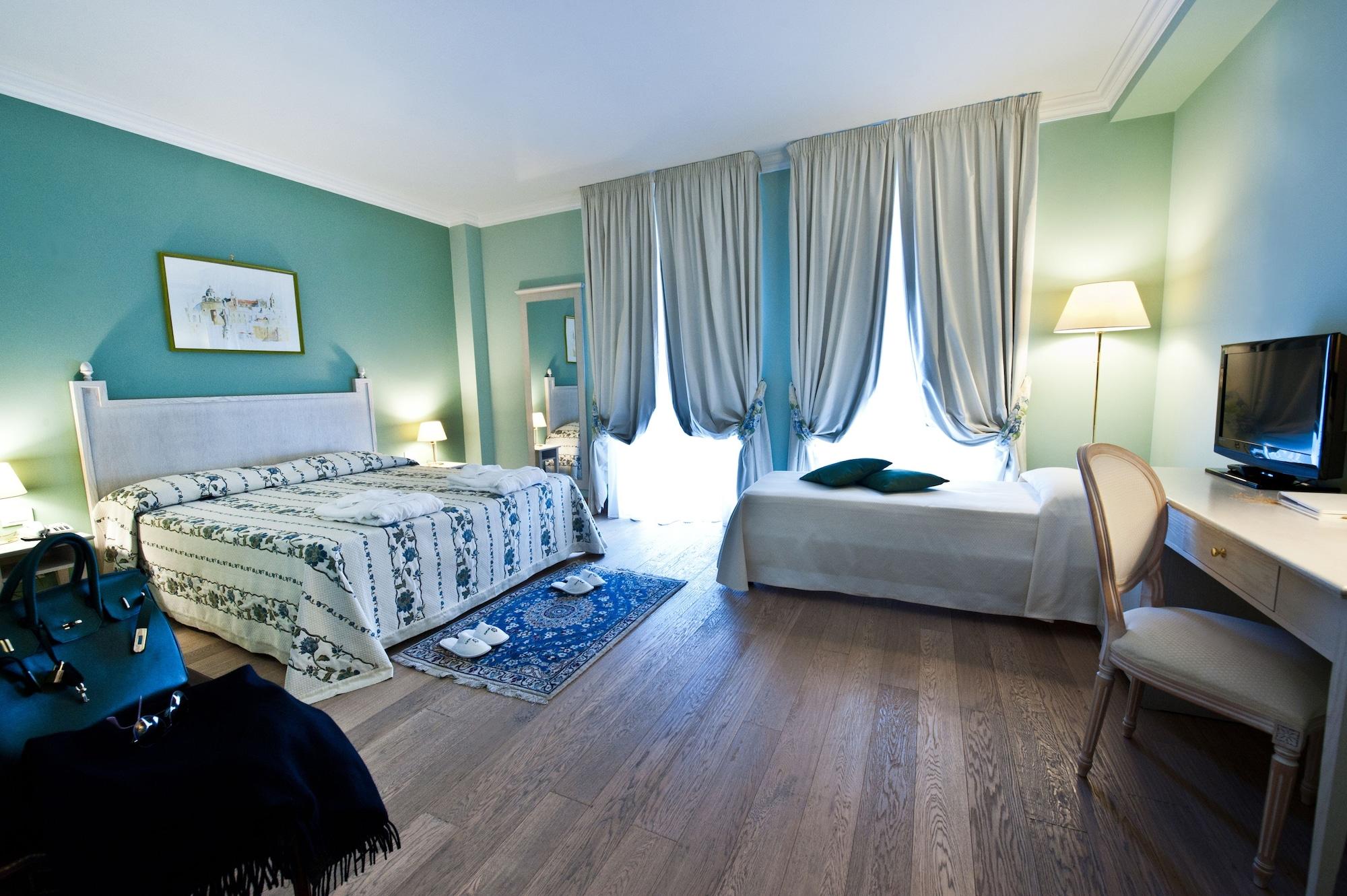 Ostuni Palace - Hotel Bistrot & Spa Bagian luar foto