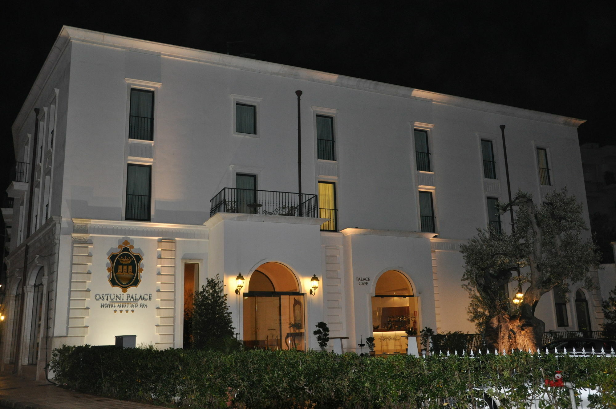 Ostuni Palace - Hotel Bistrot & Spa Bagian luar foto