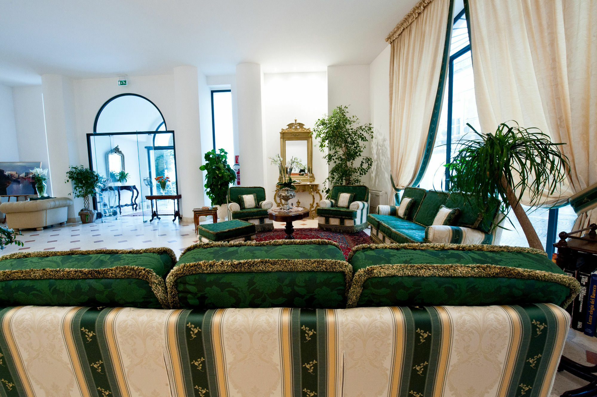 Ostuni Palace - Hotel Bistrot & Spa Bagian luar foto