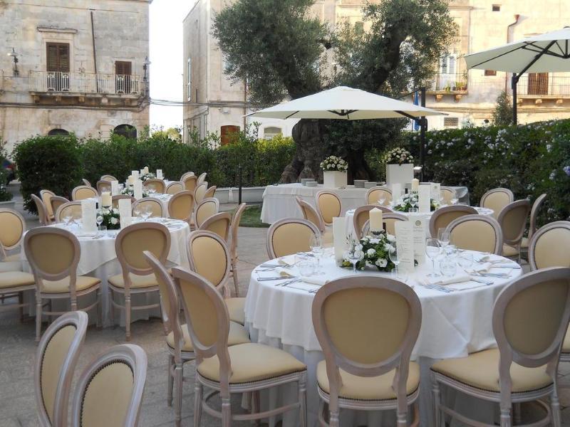 Ostuni Palace - Hotel Bistrot & Spa Bagian luar foto
